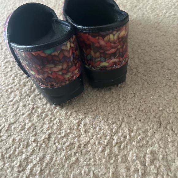 Clogs - Picture 2 of 3